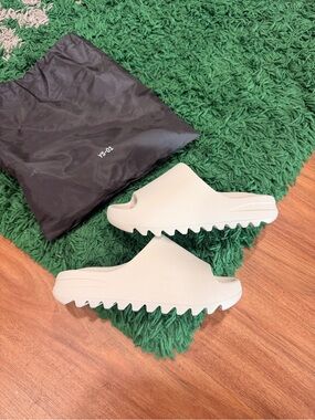 Yeezy YS-01 - Cream - Brand New